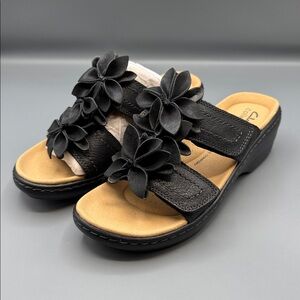 Clarks Merliah Raelyn Flower-Detail Wedge Heel Platform Sandals